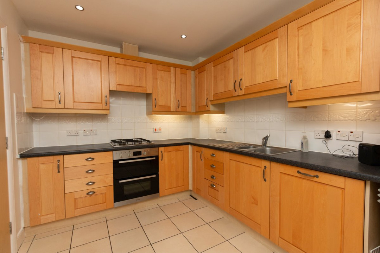 image 10 of a 3 Terraced in Chineham | FML Estates