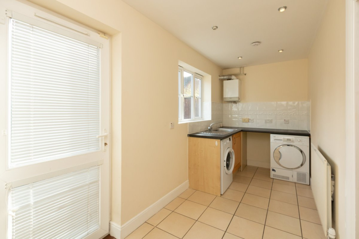 image 9 of a 3 Terraced in Chineham | FML Estates