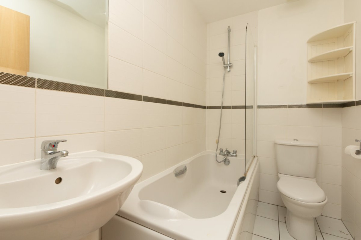 image 3 of a 3 Terraced in Chineham | FML Estates