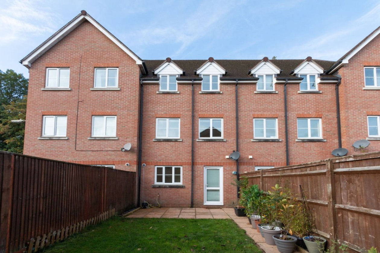 image 14 of a 3 Terraced in Chineham | FML Estates